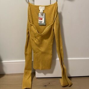 H&M top
Size small
Never worn with tags